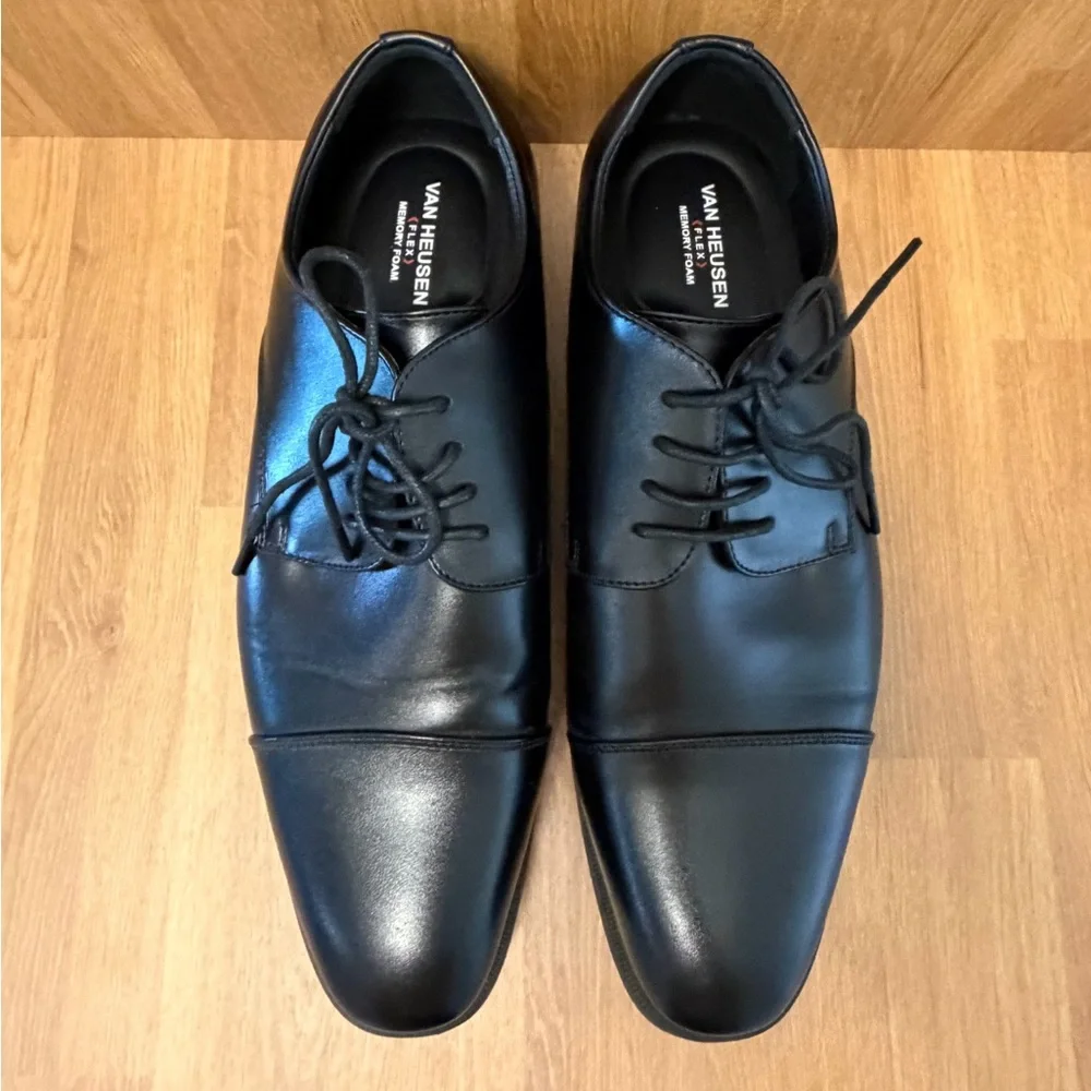 Van Heusen Flex Black Dress Shoes Men’s Size 10W | Like New | Box Included